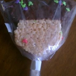 Coupon 🎁 Disney Minnie's Bake Shop - Rice Crispy Treat - Chocolate Ears ⭐