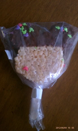 Coupon ๐ Disney Minnie's Bake Shop - Rice Crispy Treat - Chocolate Ears โญ 3 Coupon ๐ Disney Minnie's Bake Shop - Rice Crispy Treat - Chocolate Ears โญ